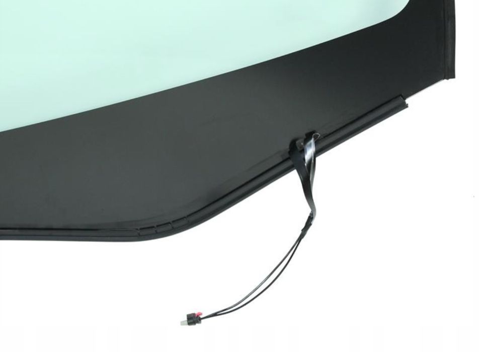 Предно стъкло Tesla Model Y 2020+