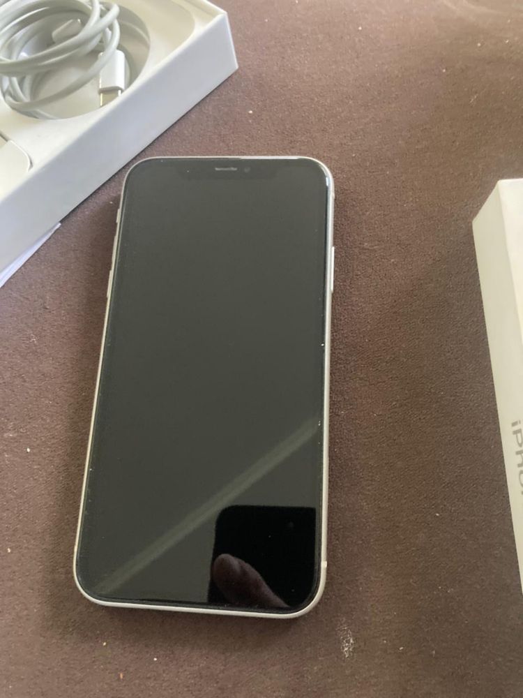Продается IPhone 11 - 64GB