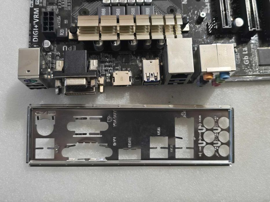 Placa de baza ASUS H97M-PLUS, Socket 1150 + Procesor Intel I3 4130