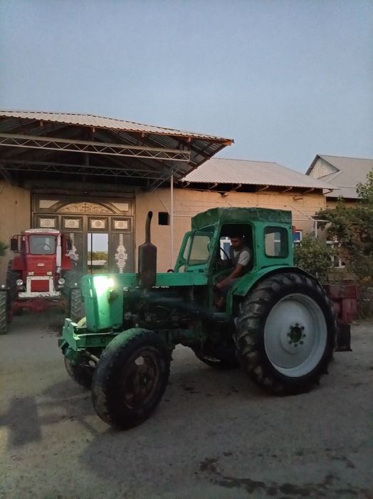 Traktor T40 sotiladi