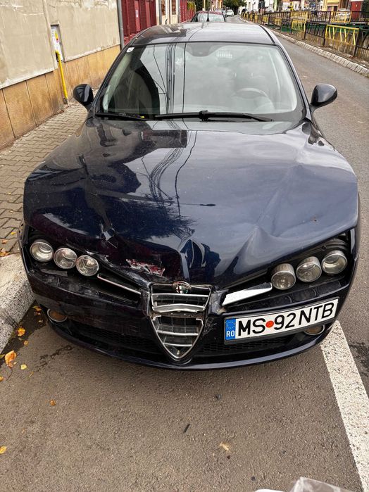Alfa Romeo 159 1.9 JTDm 8v – Lovită față, motor bun – 211.565 km