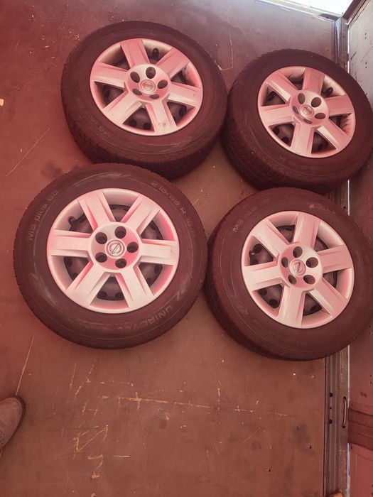 De vânzare roți Nissan Qasqai și cauciucuri 225_75_16c