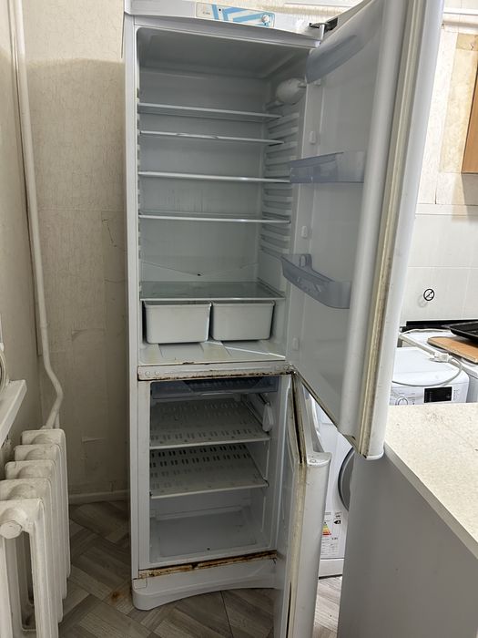 Холодильник indesit, Отдам даром, бесплатно, в рабочем состоянии