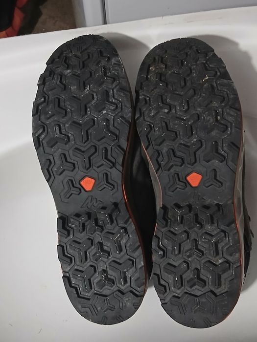 Vând adidas gheata marime 46