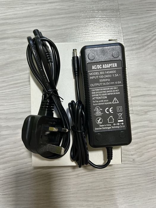 Докинг станция за Microsoft лаптопи (всичко се вижда на снимките)