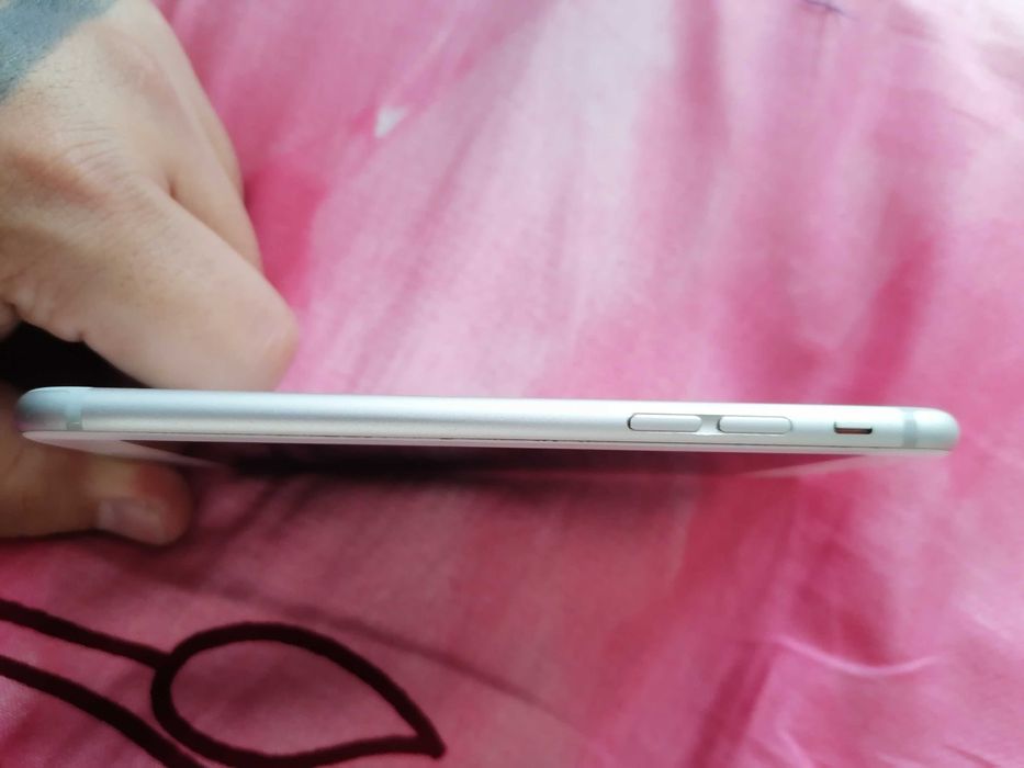 iPhone 6s в идеальном состоянии