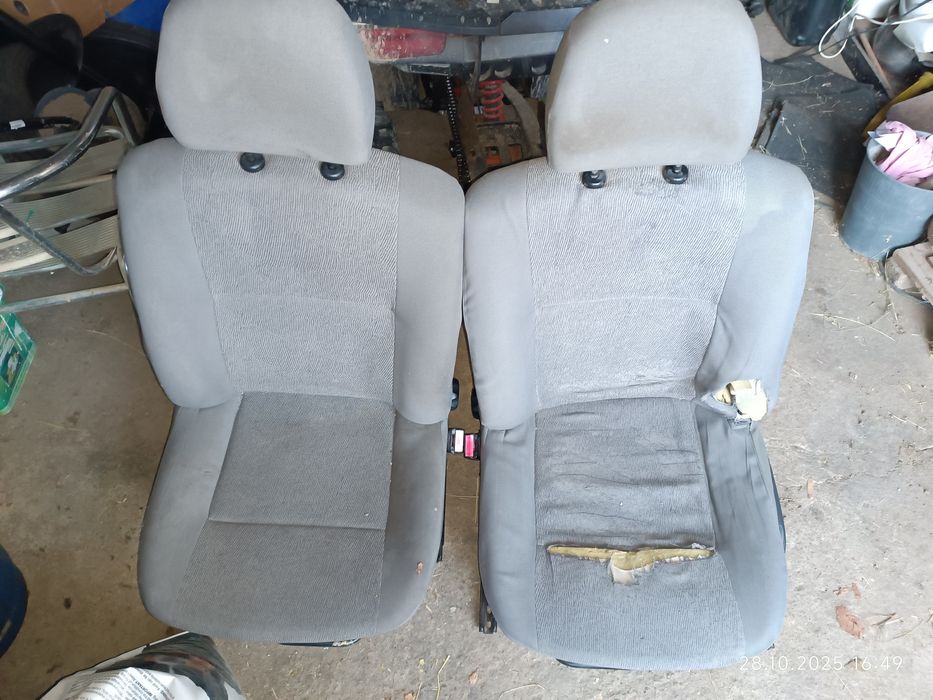 Предни седалки Dacia Logan/Sandero