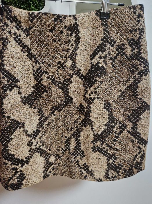 Fusta H&m cu print sarpe marimea 36 noua