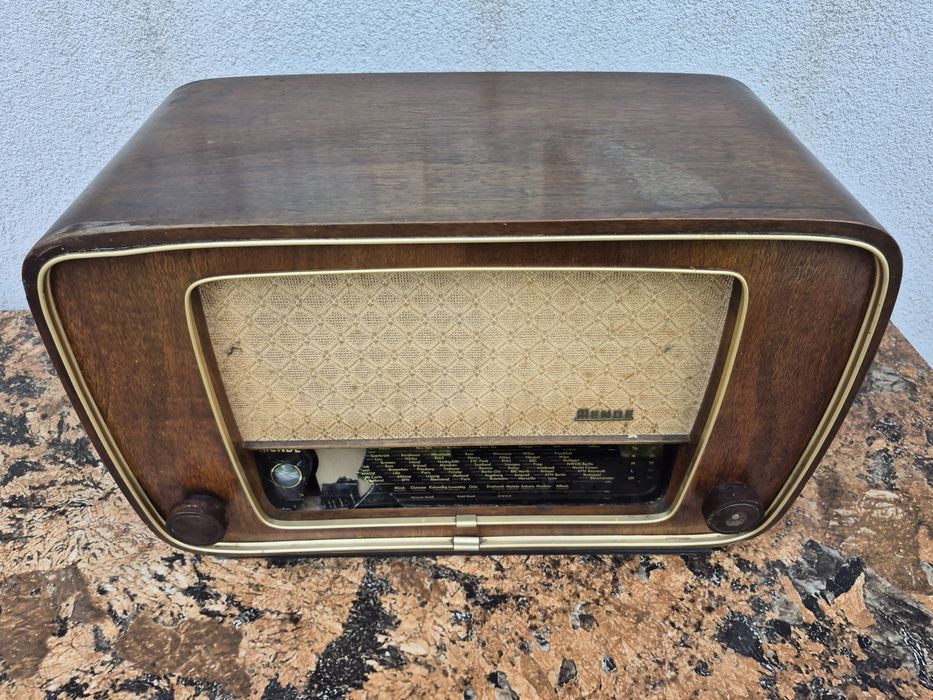 Vând Lot 22 radio lampi carcasa lemn & ebonita diferite marci renumite