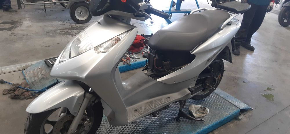 Скутер Хонда дилан 150 (Honda DILAN 150)-на части