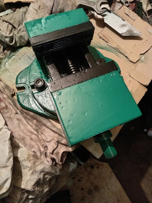 Тиски советские маленькие для сверлильного станка в отличном рабочем с
