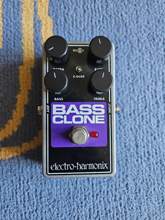 Oferta 2 x pedale bass (chorus si compresor)