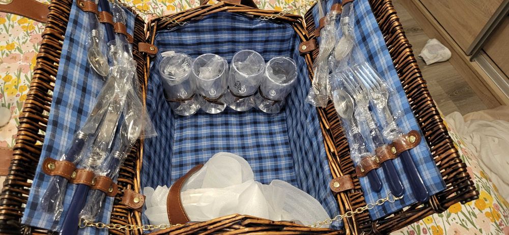 Cos de picnic complet echipat