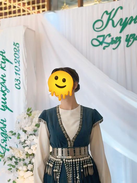 Продам платье на УЗАТУ. В комплекте имеется саукеле.