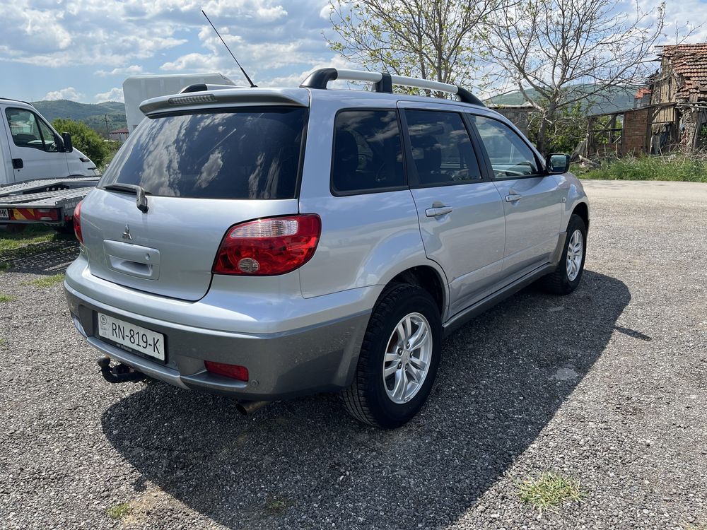 Mitsubishi Outlander 2000  136коня 4х2