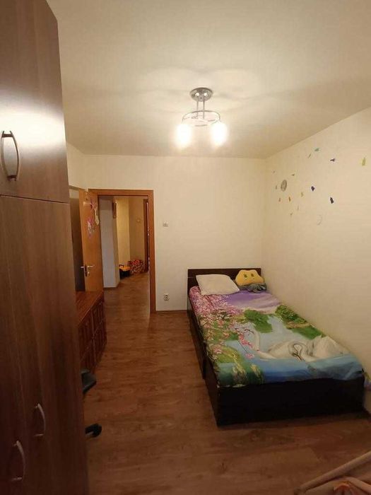 Inchiriere apartament 3 camere decomandat Calea Crangasi (parc/lac)