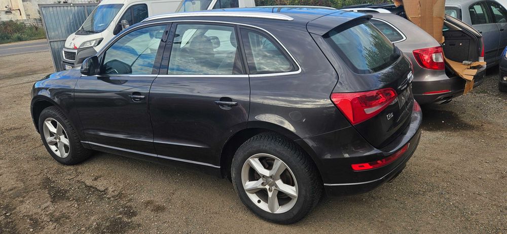 Dezmembrez Audi Q5 - 2.0 Tdi manual quattro Euro 5
