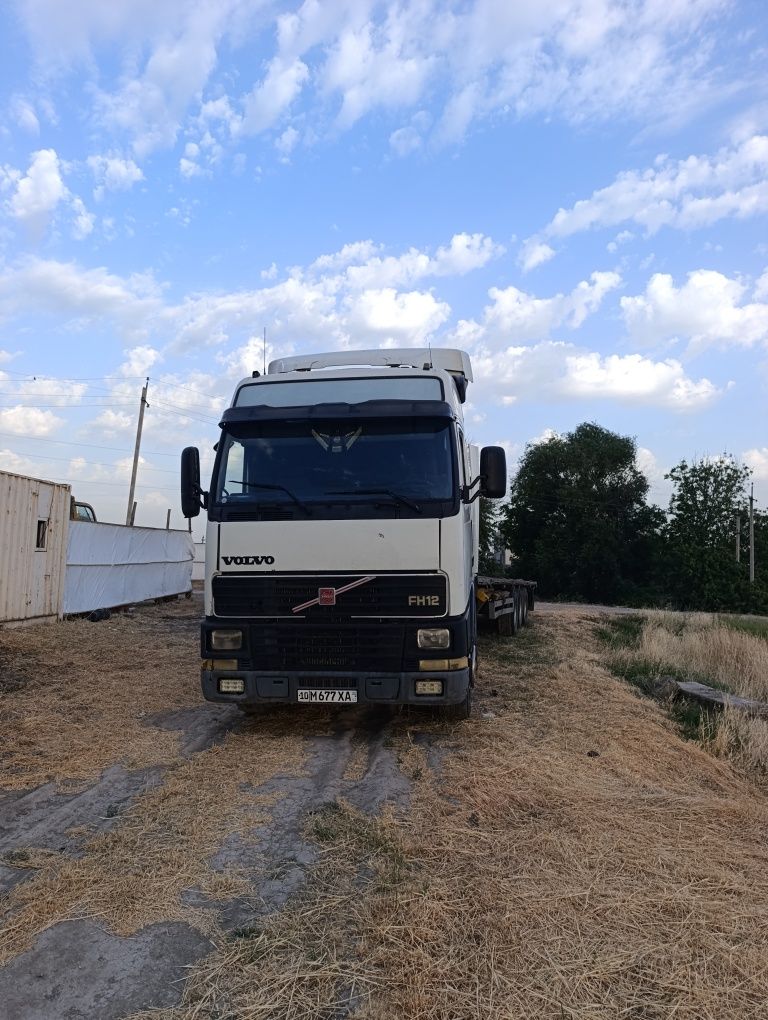 Volvo Fh12 pritsepom