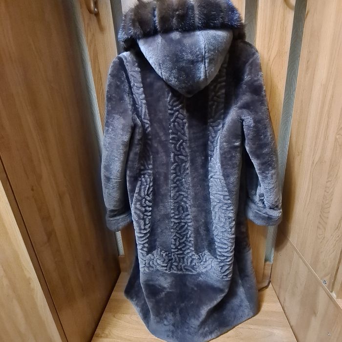 Продам шубу мутон с норкой