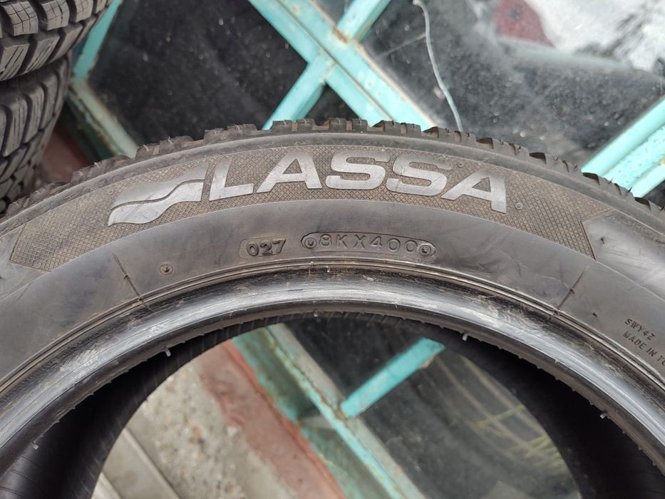 Продавам 2бр. Зимни гуми 205/55/16  Lassa