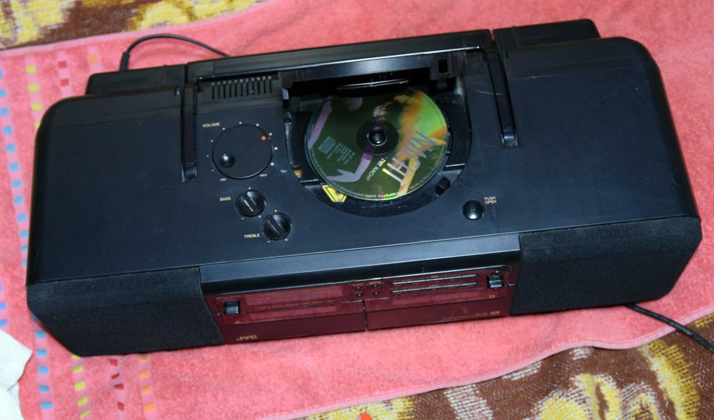 JVC radio casetofon