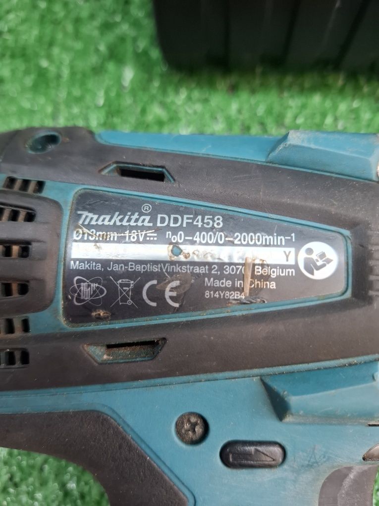 Голям винтоверт на Makita DDF458 с 3 ампера батерия и бързо зарядно.
3