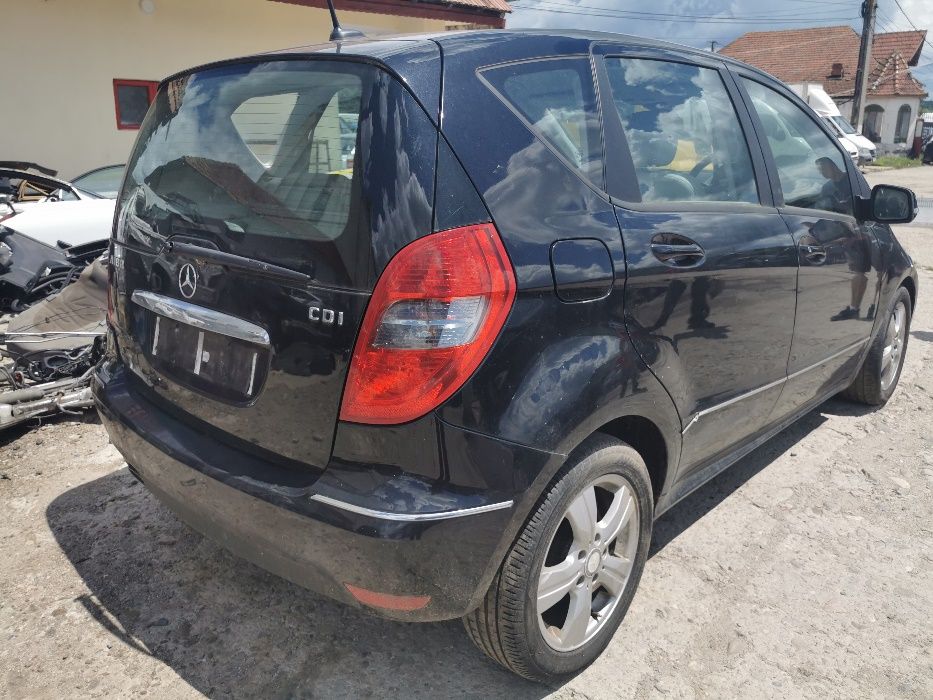 dezmembrez mercedes a class facelift/mercedes w169/a class a180/