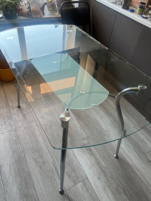 Стол для кухни стеклянный