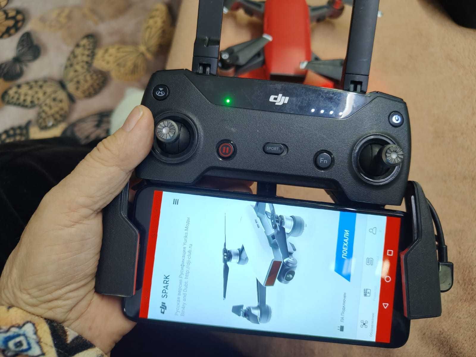 Квадрокоптер DJI Spark + телефон Huawei P smart (с программой дрона)