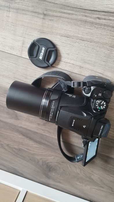 Nikon Coolpix p900, 83х суперзуум, 2 батерии, кутия, чанта, дистанцион