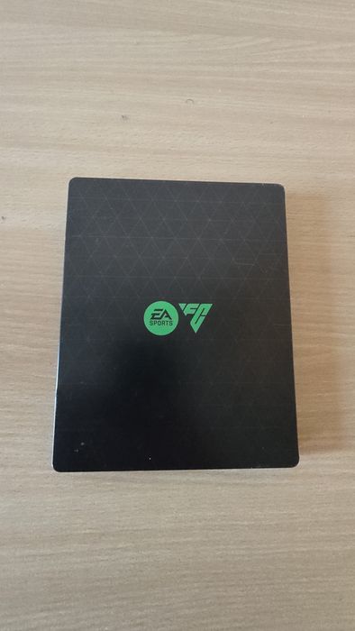Продавам " EA SPORTS FC 25 " за плейстейшън 4