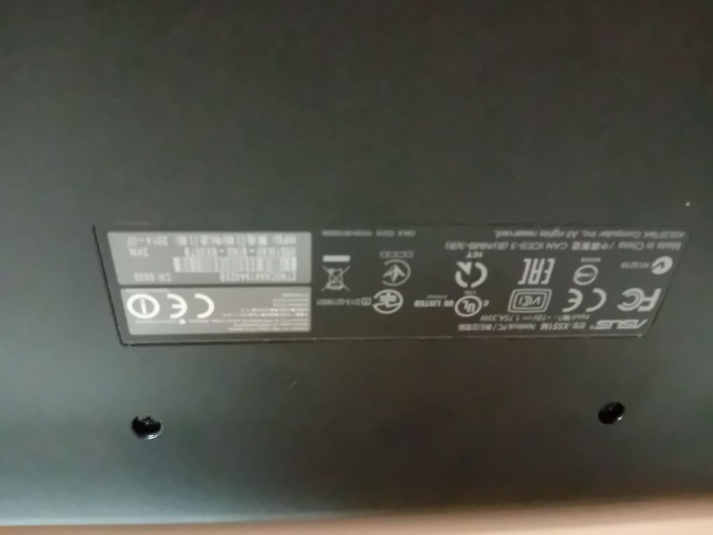 Лаптоп Acer x551m
