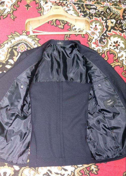 Продаю хороший южнокорейский пиджак для мужчин и женщин