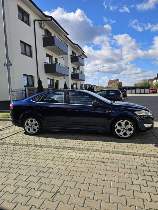 Ford Mondeo MK4 din 2010, sedan albastru, 140 CP, cu dotări full