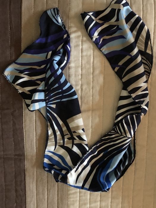 Синя рокля Ake