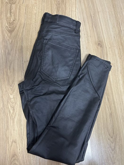 Pantaloni imitatie piele
