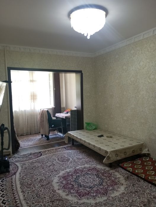 2ком.3/5 Юнусабад 19кв.С ремонтом..2 балкона.Не торец.Большая прихожая