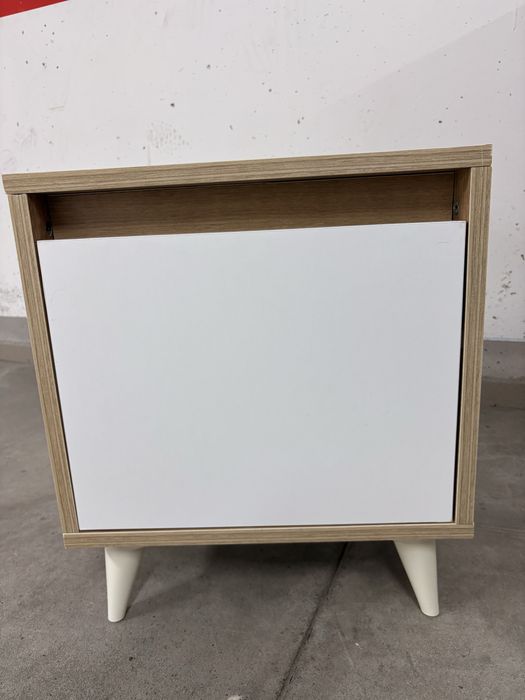 Скрин МДФ лак и две нощни шкафчета