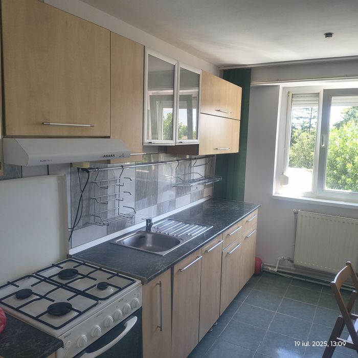 Vând apartament 3 camere