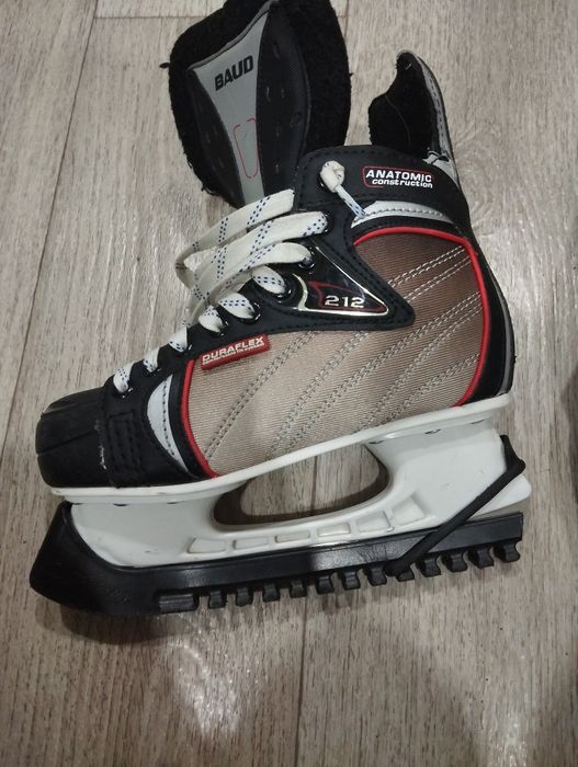 продам коньки 38 размер