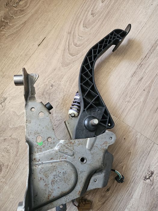 Pedala frana nissan j11 2013 2018