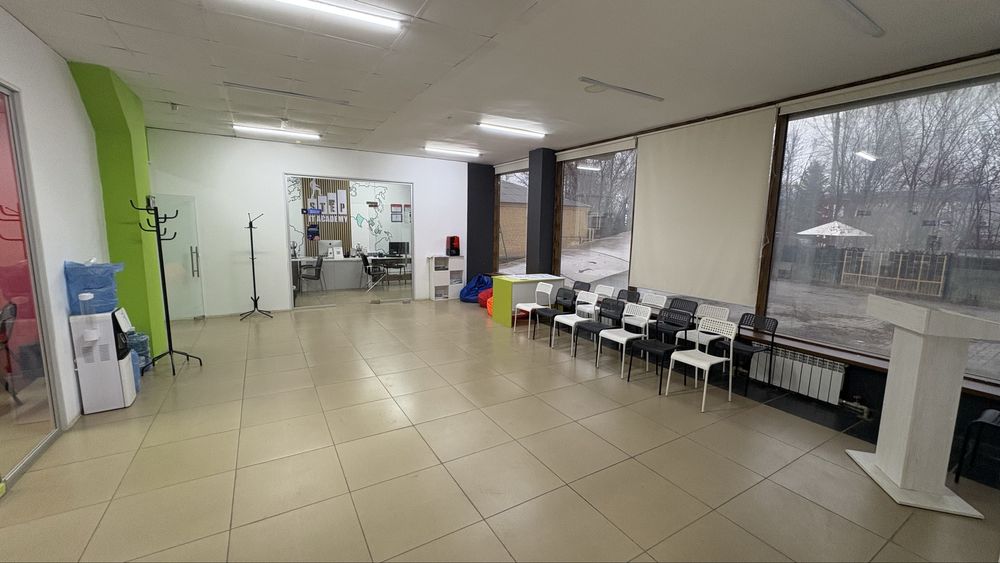 Большой офис с залом и кабинетами — 142 кв.м