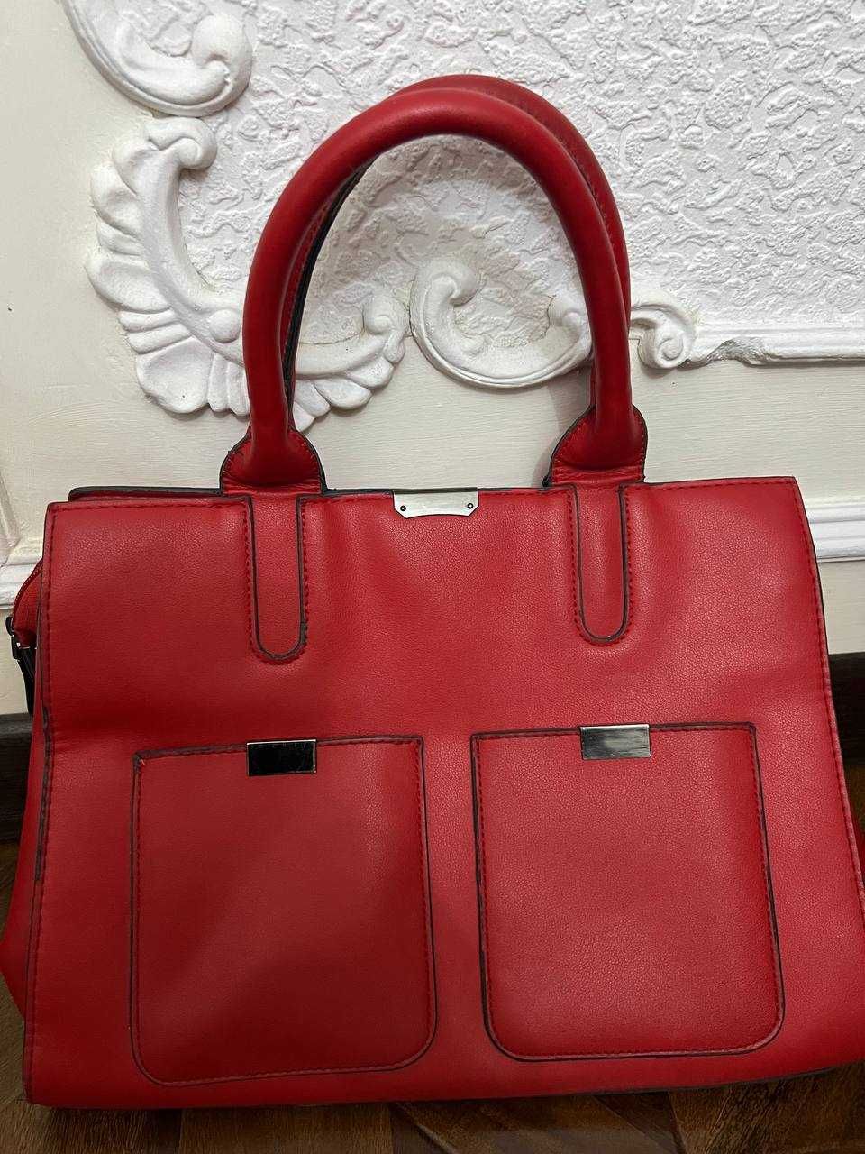 Стильная красная кожаная сумка, 34х26 см