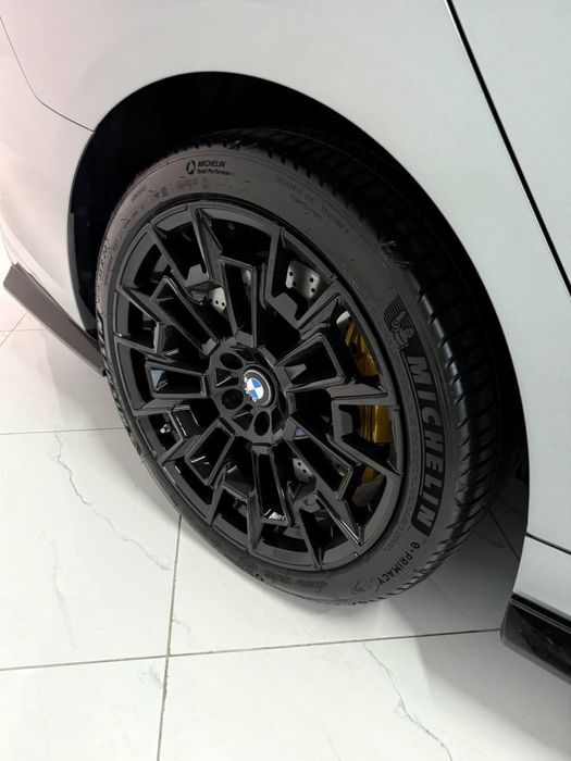 в продаже BMW i5 35L full