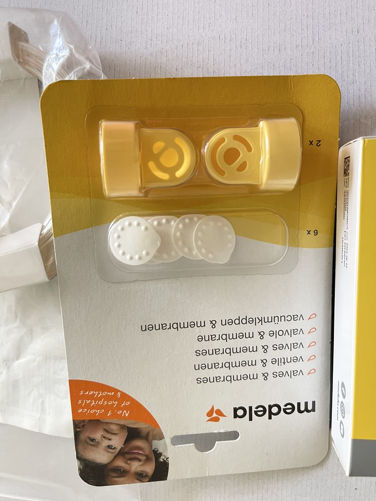 Електрическа помпа за кърма Medela - Hands-free