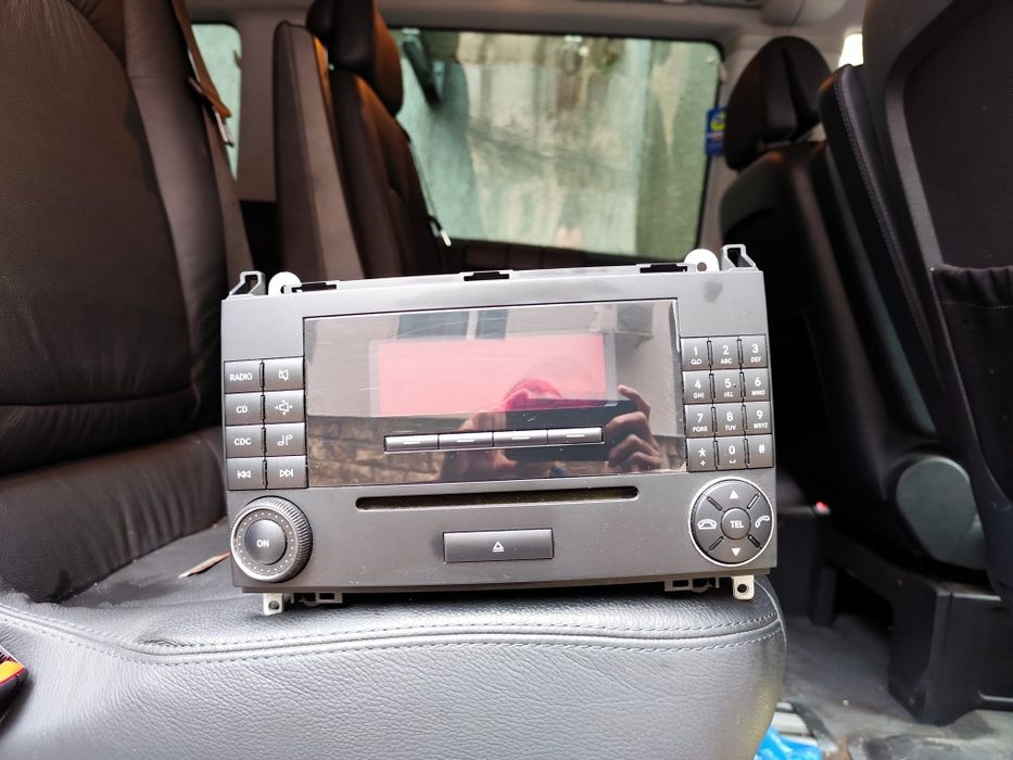 Оригинално радио Mercedes W639