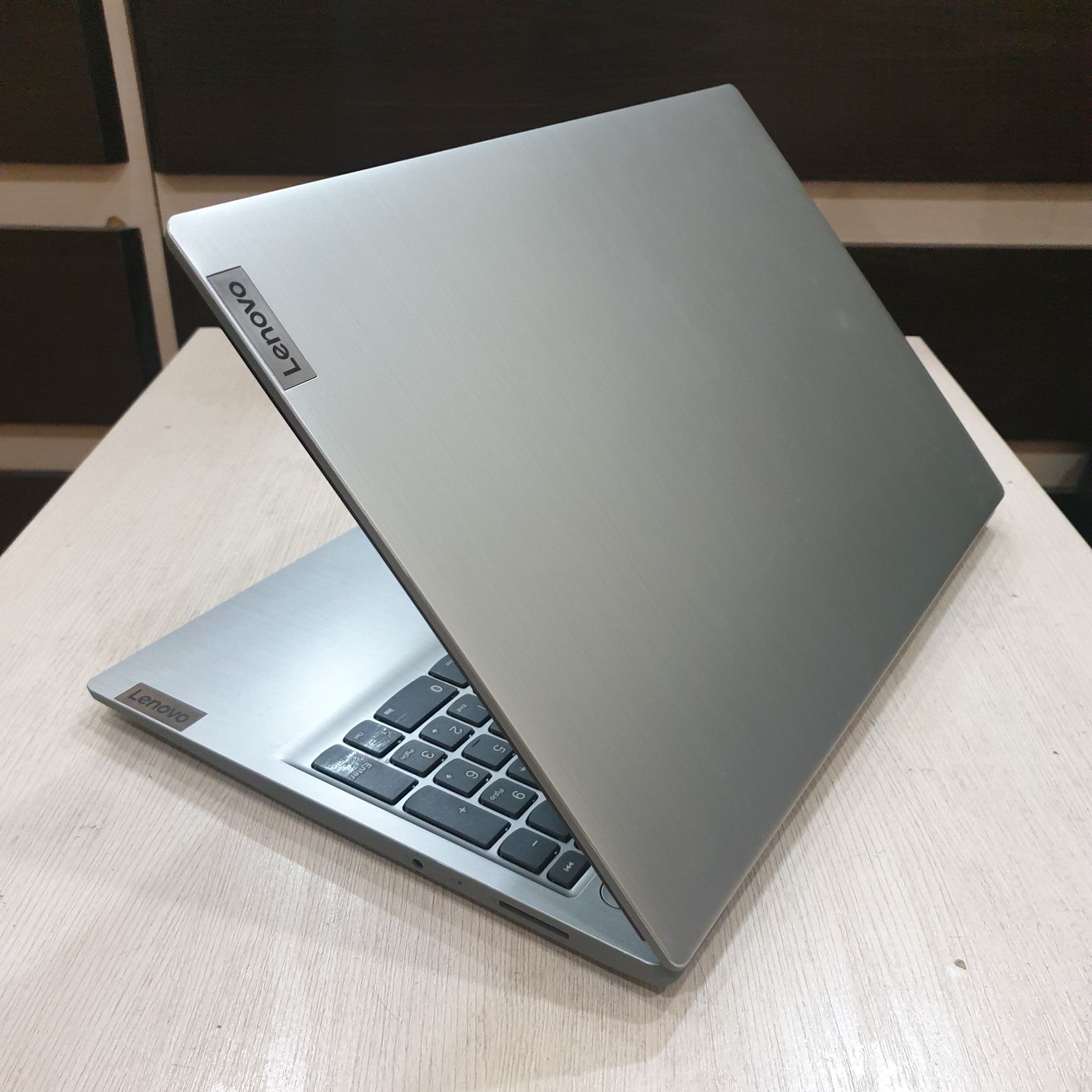 4 ядерный i3 офисный ультрабук Lenovo ideapad 3
