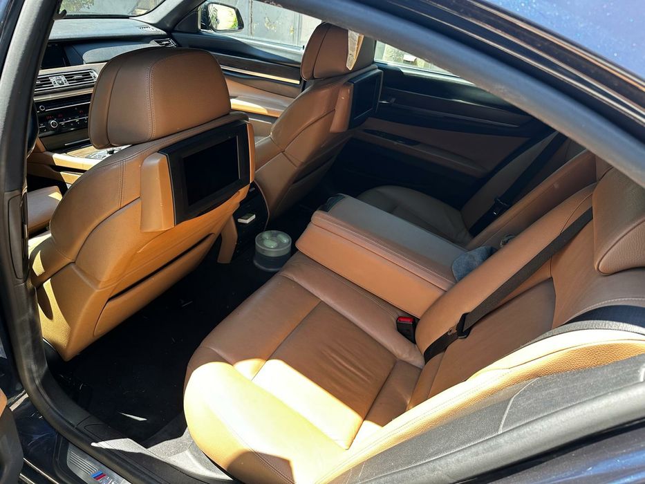 Vând BMW 740 xd 2011