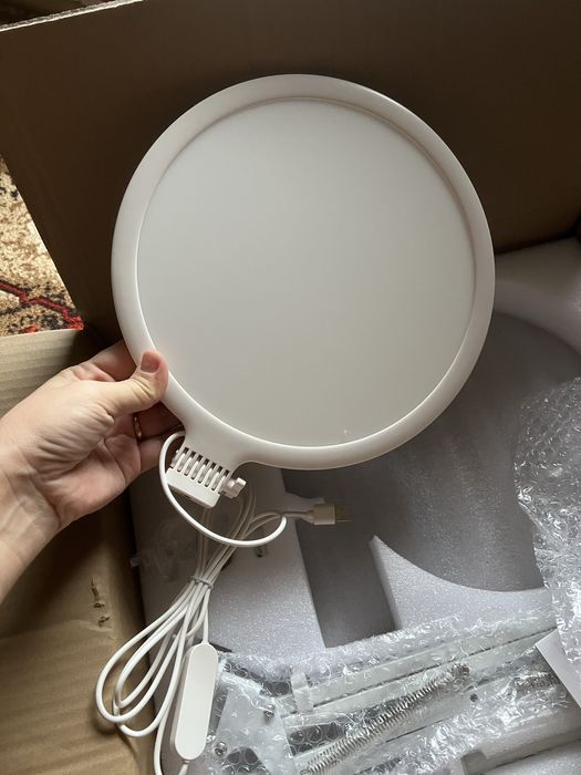 Lampa circulara Led cu suport de telefon/tableta