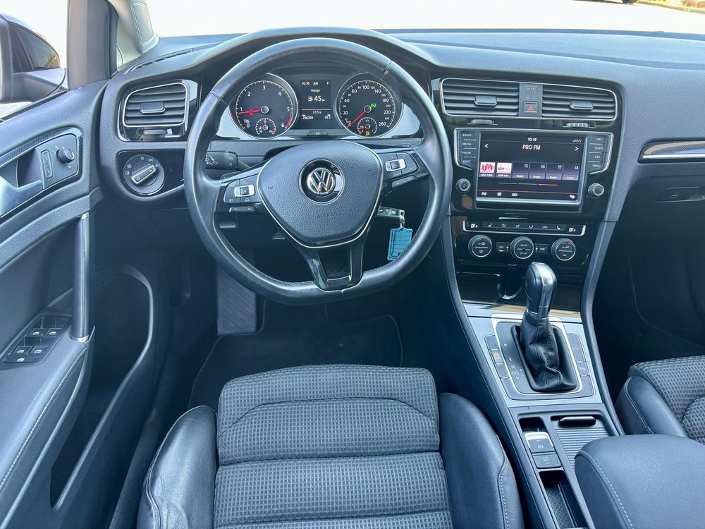 VW Golf 7 2.0 TDI Lounge/DSG/Faruri BiXenon/Climatronic/Navi